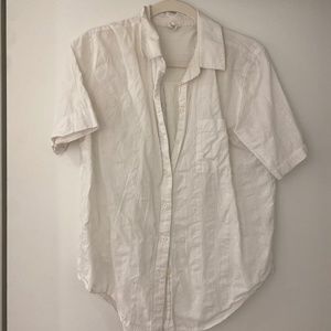 white short sleeve button down, M